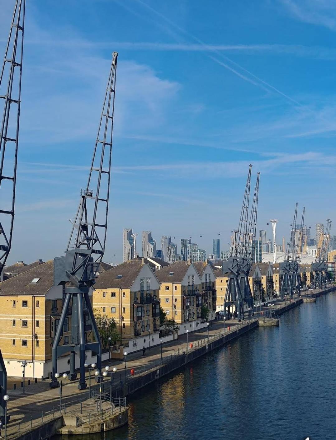 Excel Riverview Luxury -sleep 6- Free Parking- Playstation 4 Appartamento Londra